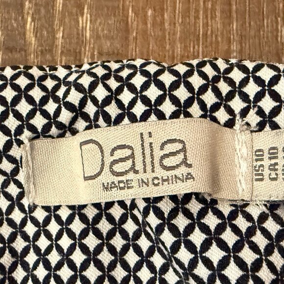 Dalia Pull-On Pants - Size 10 - Picture 12 of 13
